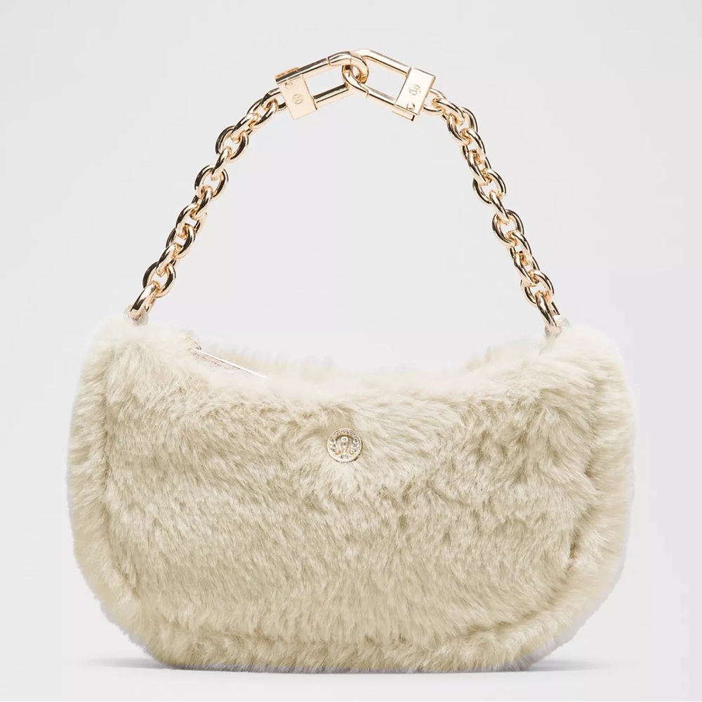 Lululemon City Essentials Nano Shoulder Mini Bag
Plush Fleece - Super Cute!